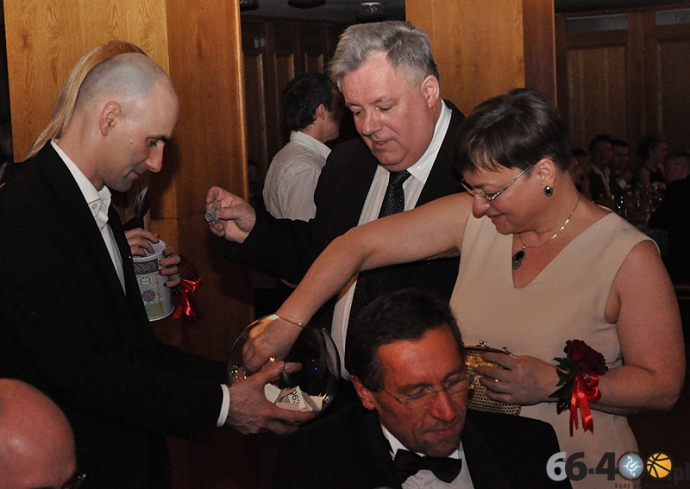 43/113 VI Bal Charytatywny na rzecz Hospicjum św. Kamila