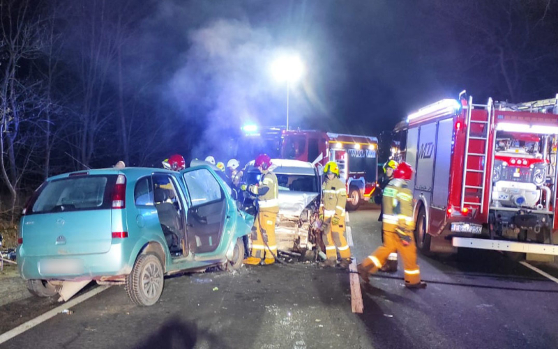 3/6 Czołówka opla i fiata na DK22 w Prądocinie