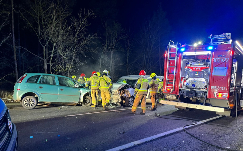 4/6 Czołówka opla i fiata na DK22 w Prądocinie