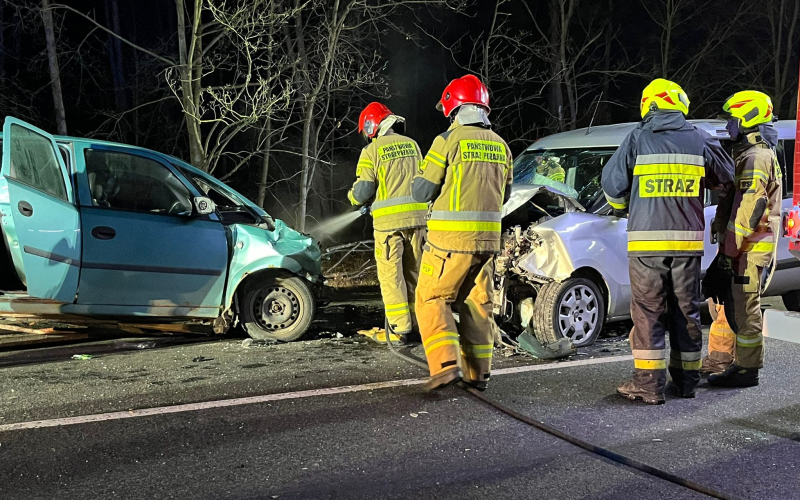 5/6 Czołówka opla i fiata na DK22 w Prądocinie