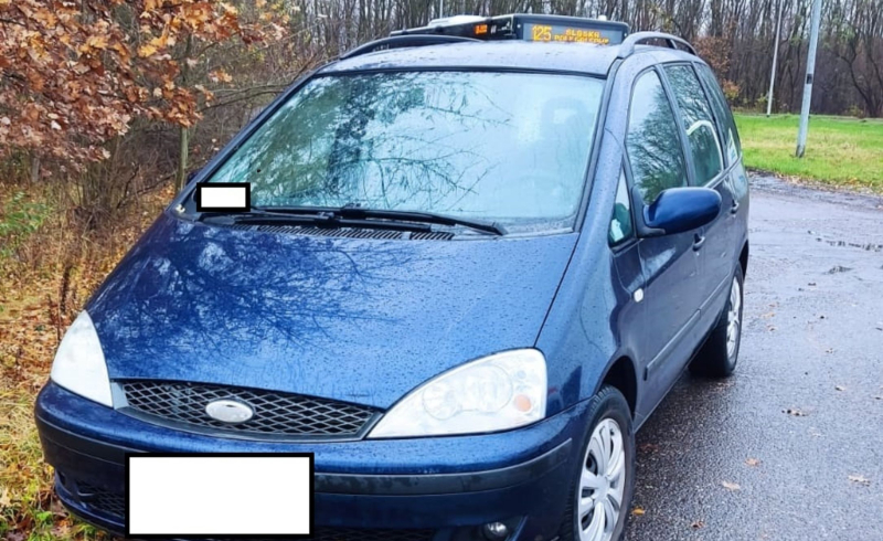 5/11 Kierowcy łamią przepisy i parkują na pętli autobusowej na Dekerta