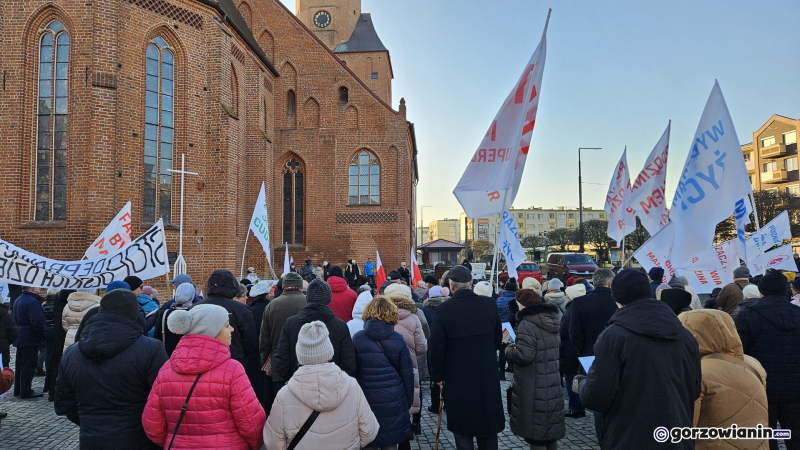 6/15 „Stop deprawacji polskich dzieci” – manifestacja na Starym Rynku w Gorzowie