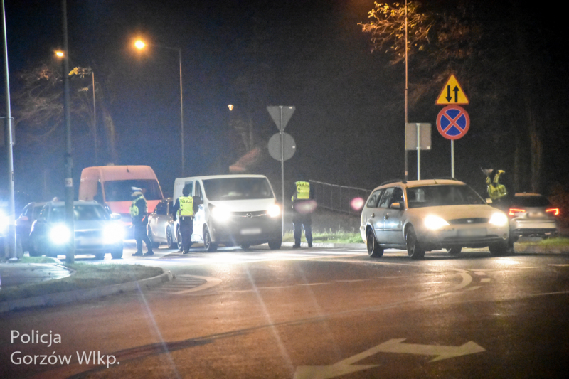 5/15 Trzeźwy poranek na Słowiańskiej w Gorzowie. Wpadło trzech nietrzeźwych kierowców