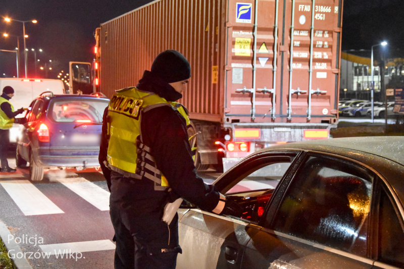 9/15 Trzeźwy poranek na Słowiańskiej w Gorzowie. Wpadło trzech nietrzeźwych kierowców