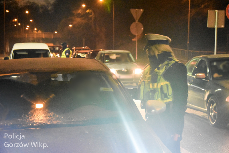 10/15 Trzeźwy poranek na Słowiańskiej w Gorzowie. Wpadło trzech nietrzeźwych kierowców