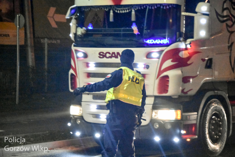 12/15 Trzeźwy poranek na Słowiańskiej w Gorzowie. Wpadło trzech nietrzeźwych kierowców