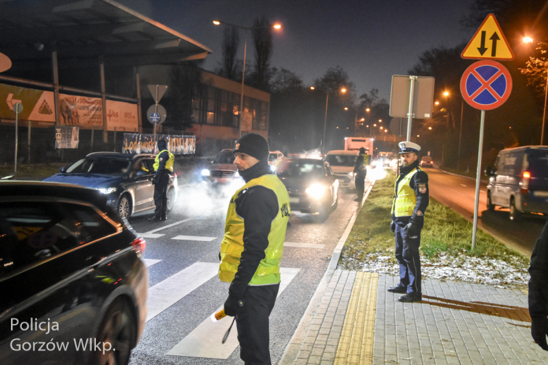 14/15 Trzeźwy poranek na Słowiańskiej w Gorzowie. Wpadło trzech nietrzeźwych kierowców