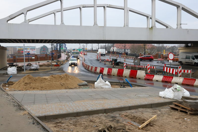 3/4 Nowa organizacja ruchu na skrzyżowaniu Chrobrego i Spichrzowej