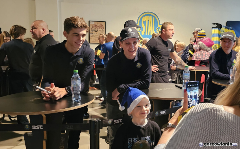 16/23 Prezentacja drużyny Stali Gorzów i spotkanie z kibicami