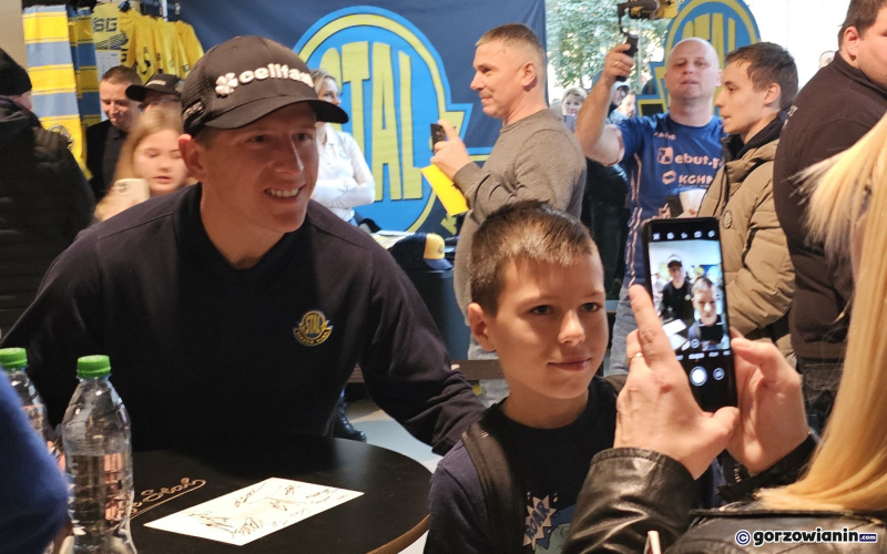 17/23 Prezentacja drużyny Stali Gorzów i spotkanie z kibicami