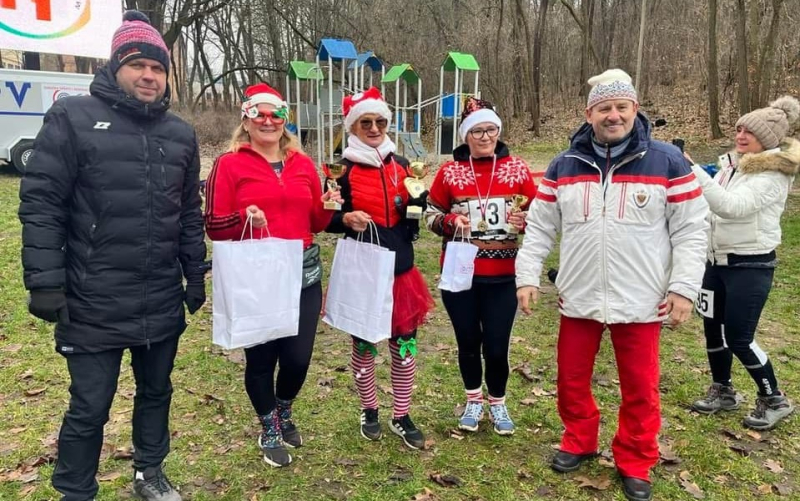 8/10 Mikołajkowy Nordic Walking w parku Słowiańskim