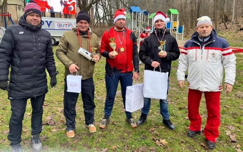 9/10 Mikołajkowy Nordic Walking w parku Słowiańskim