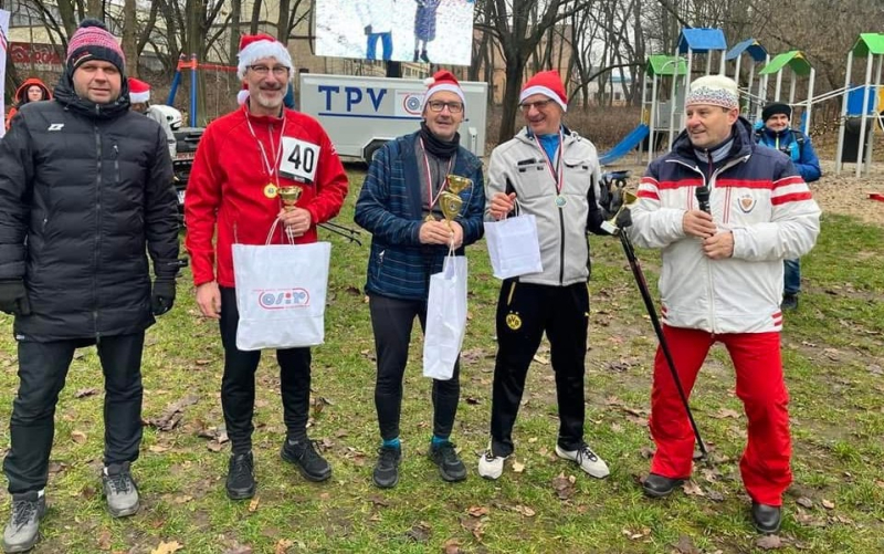 10/10 Mikołajkowy Nordic Walking w parku Słowiańskim