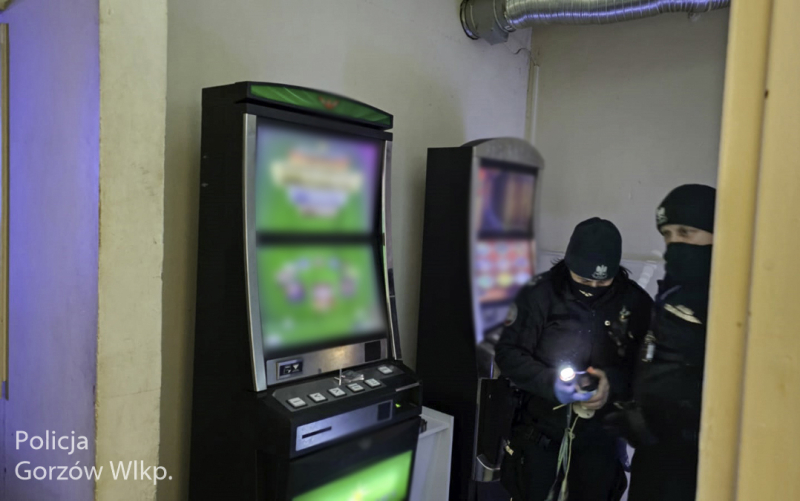 5/8 Zlikwidowano nielegalny salon gier hazardowych na Sikorskiego