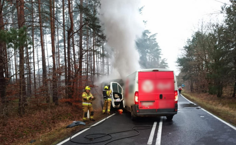 4/5 Czołowe zderzenie dwóch busów na DW130