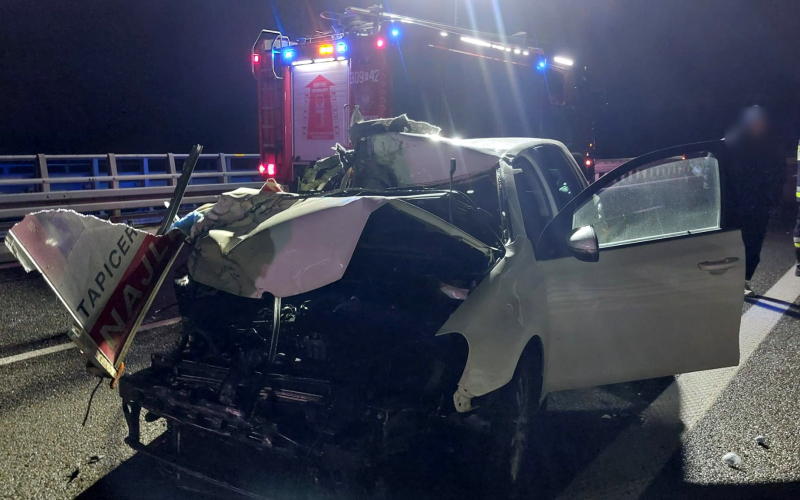 5/7 Zderzenie volkswagena i dostawczego renault na S3