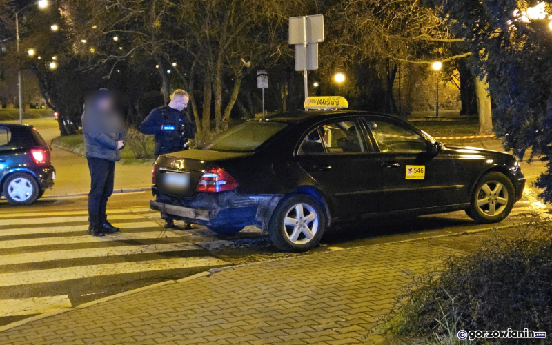 3/6 Zderzenie mitsubishi z taksówką na Jagiełły