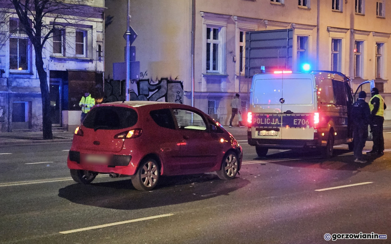 4/6 Zderzenie mitsubishi z taksówką na Jagiełły