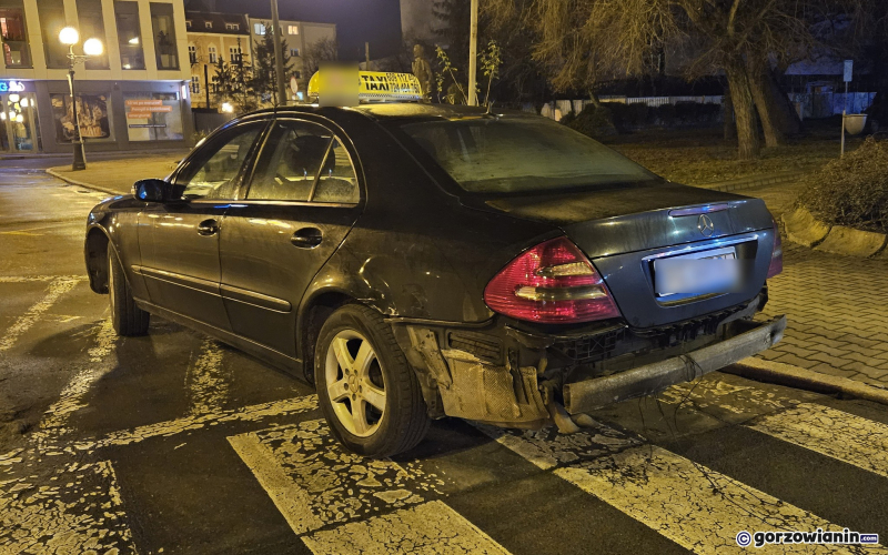 6/6 Zderzenie mitsubishi z taksówką na Jagiełły