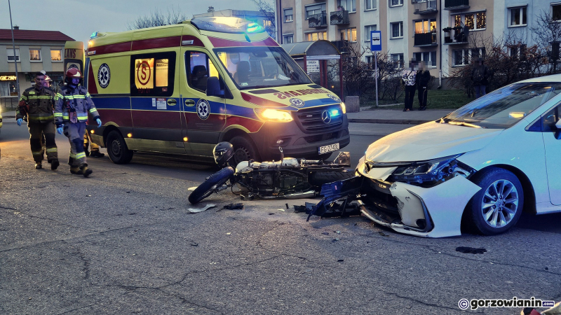 5/5 Zderzenie taksówki z motocyklem na Marcinkowskiego