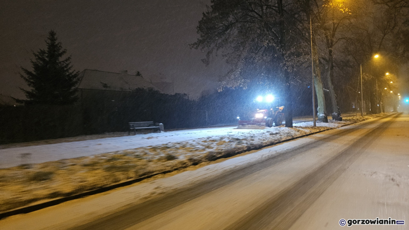 1/14 W Gorzowie zrobiło się zimowo. Śnieg na ulicach miasta