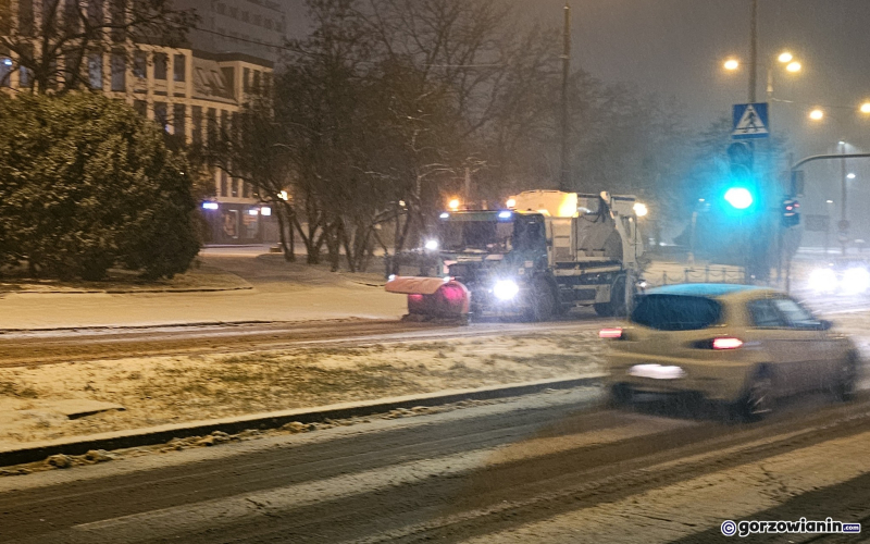 5/14 W Gorzowie zrobiło się zimowo. Śnieg na ulicach miasta