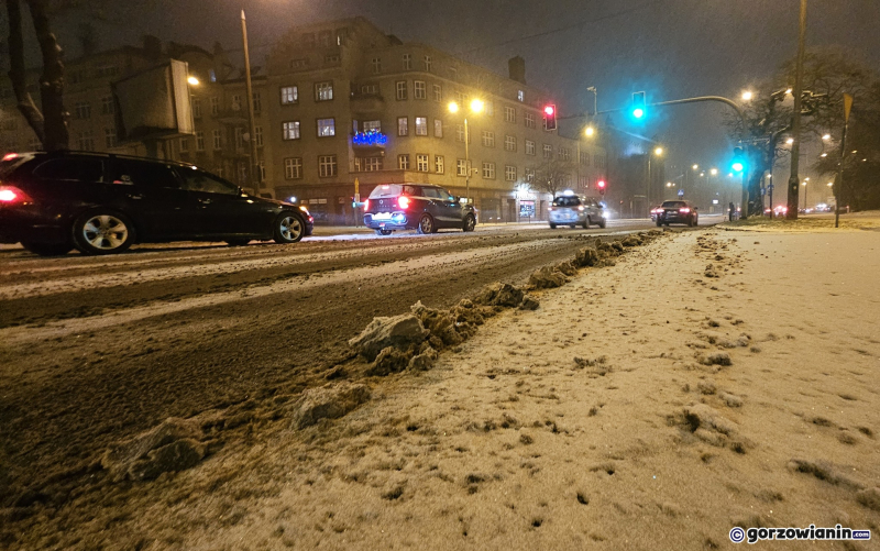 8/14 W Gorzowie zrobiło się zimowo. Śnieg na ulicach miasta