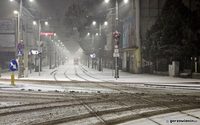 11/14 W Gorzowie zrobiło się zimowo. Śnieg na ulicach miasta