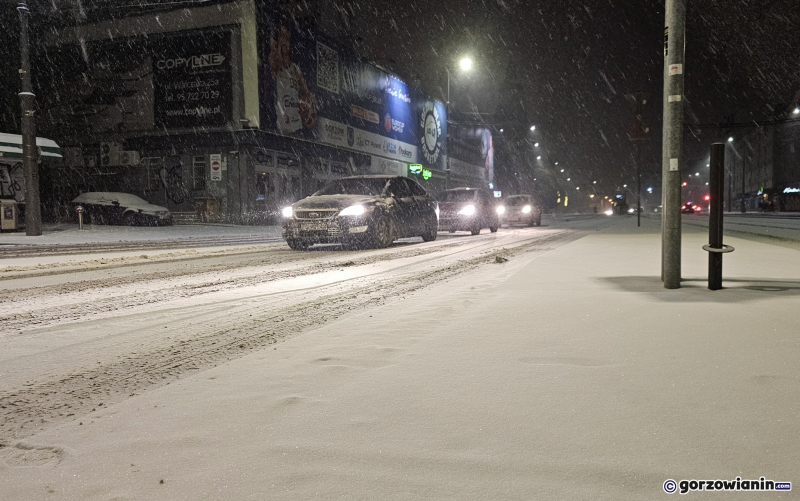 12/14 W Gorzowie zrobiło się zimowo. Śnieg na ulicach miasta