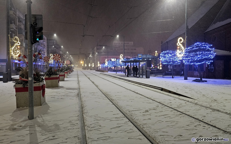 14/14 W Gorzowie zrobiło się zimowo. Śnieg na ulicach miasta