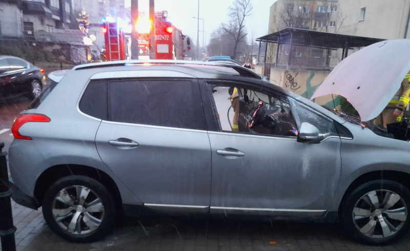 2/5 Pożar peugeota przy ul. Słonecznej w Gorzowie