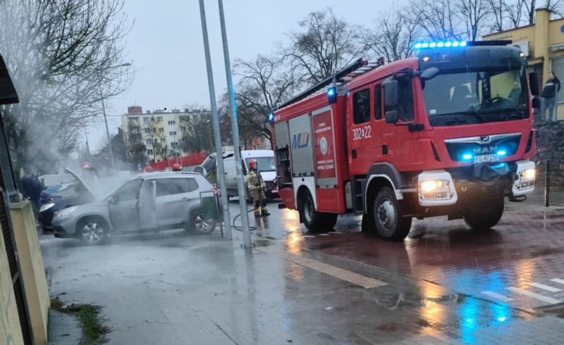 3/5 Pożar peugeota przy ul. Słonecznej w Gorzowie