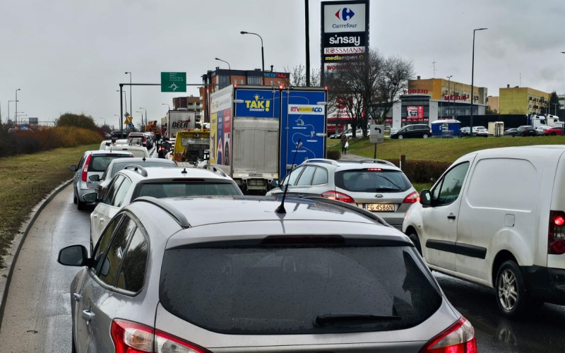 3/4 Pożar peugeota na rondzie Niepodległości