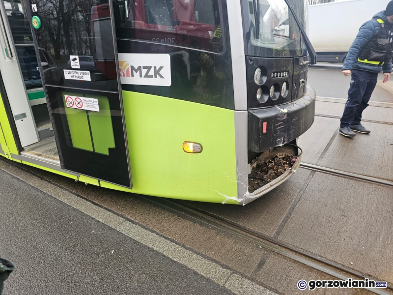 4/5 Zderzenie mazdy z tramwajem na rondzie Sopockim