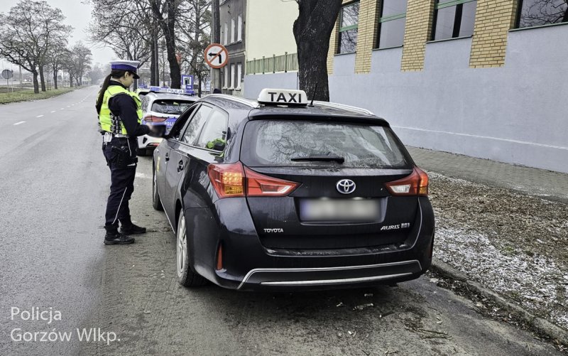 5/5 Policjanci skontrolowali taksówki. Posypały się mandaty