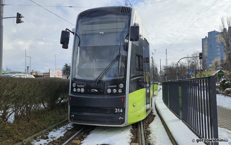 4/9 Wykolejony tramwaj na Pomorskiej w Gorzowie