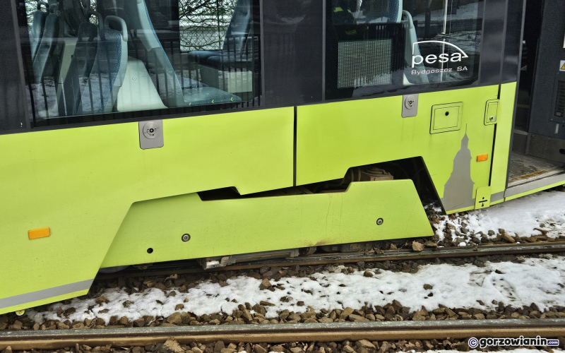 6/9 Wykolejony tramwaj na Pomorskiej w Gorzowie