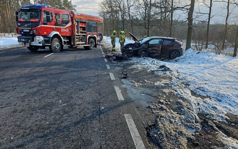 5/12 Wypadek na DK22 w Prądocinie. Zderzenie BMW, toyoty i kii