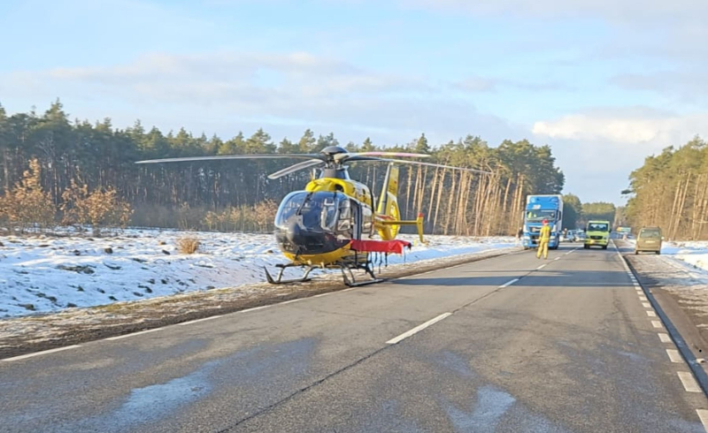 11/12 Wypadek na DK22 w Prądocinie. Zderzenie BMW, toyoty i kii