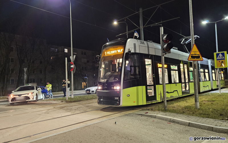 3/7 Zderzenie taksówki z tramwajem na rondzie Sopockim