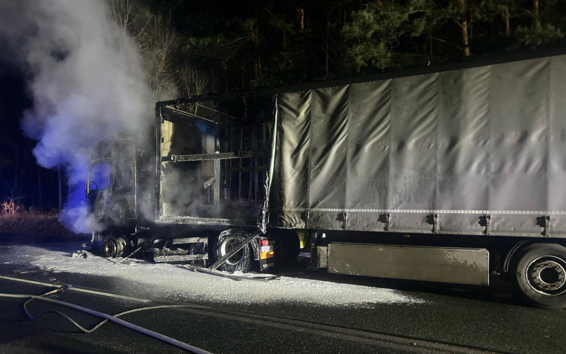 4/6 Pożar ciężarówki na starej trójce