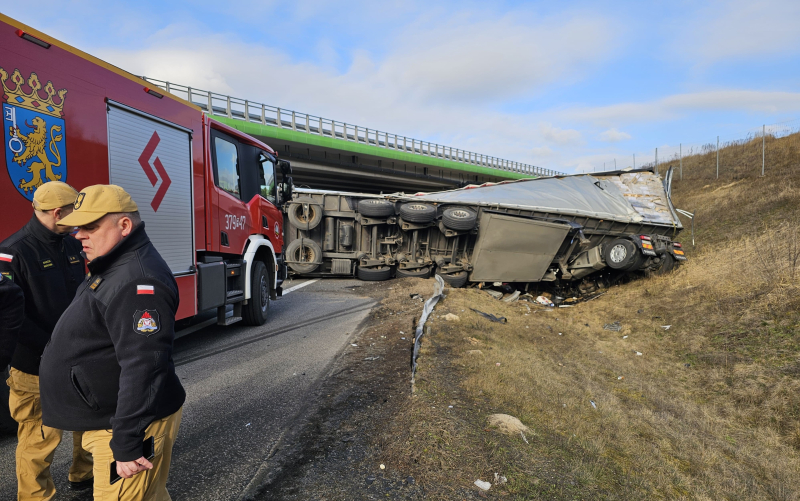 4/6 Zderzenie dwóch pojazdów ciężarowych na S3 koło Gorzowa