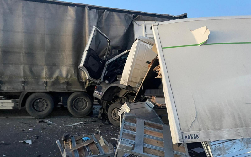 7/11 Zderzenie dwóch ciężarówek na S3 w Gorzowie