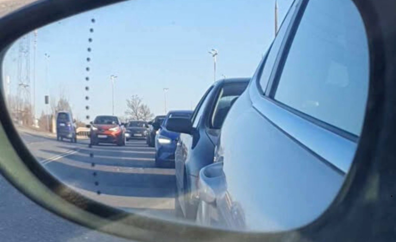 3/8 Zakorkowane drogi dojazdowe do stacji paliw w Gorzowie