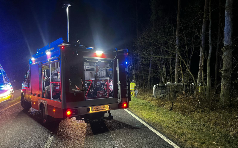 7/9 Dachowanie volkswagena na DW132 w Białczu