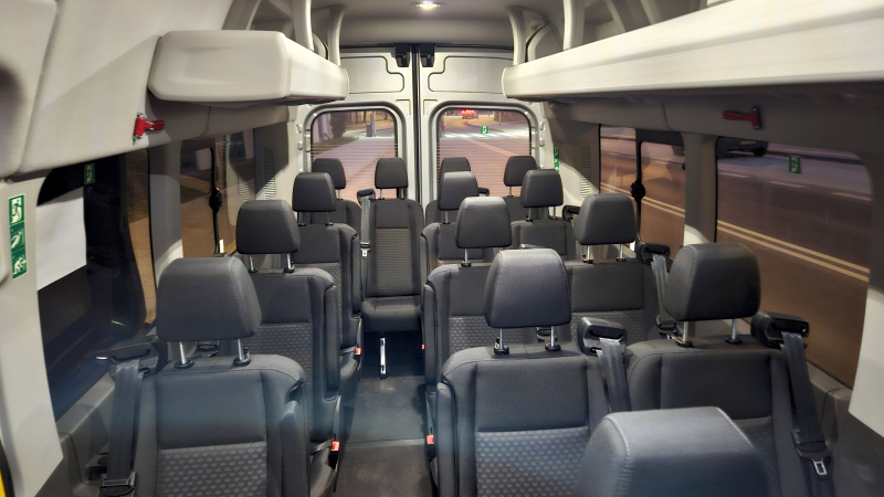 4/5 Busem na samolot. Bezpośrednio do Babimostu