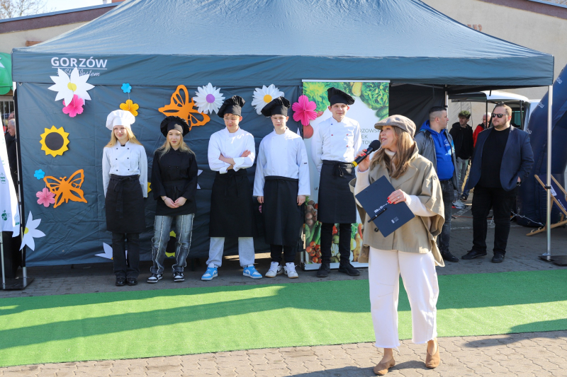 8/27 Wiosna na ryneczku przy św. Jerzego w Gorzowie