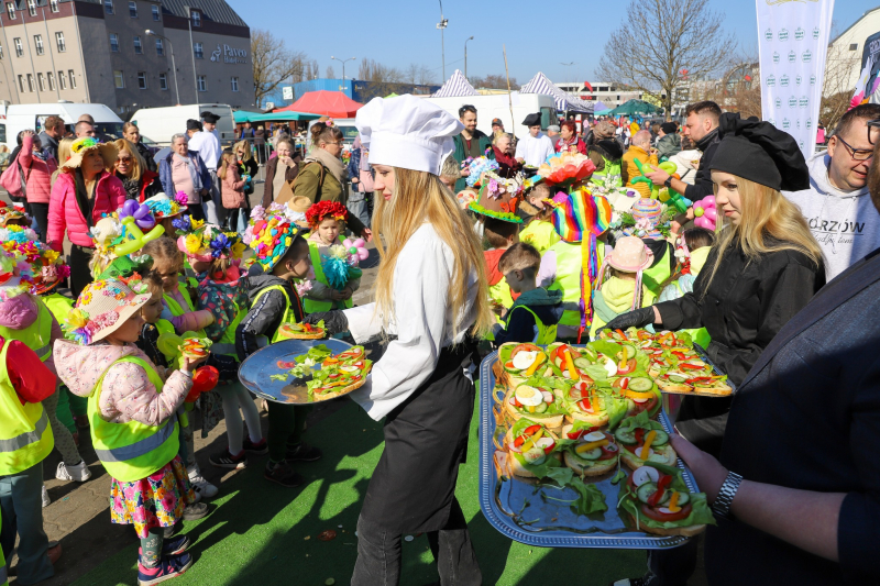 12/27 Wiosna na ryneczku przy św. Jerzego w Gorzowie