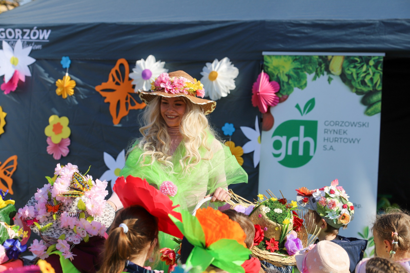 13/27 Wiosna na ryneczku przy św. Jerzego w Gorzowie