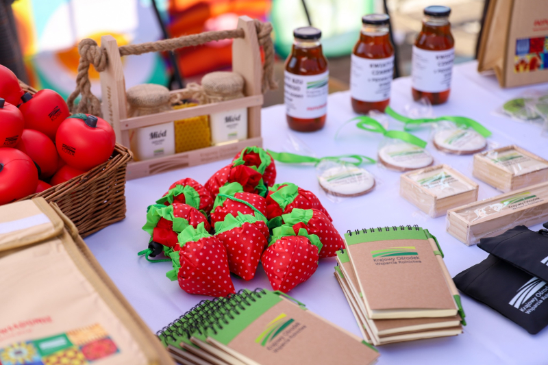 19/27 Wiosna na ryneczku przy św. Jerzego w Gorzowie